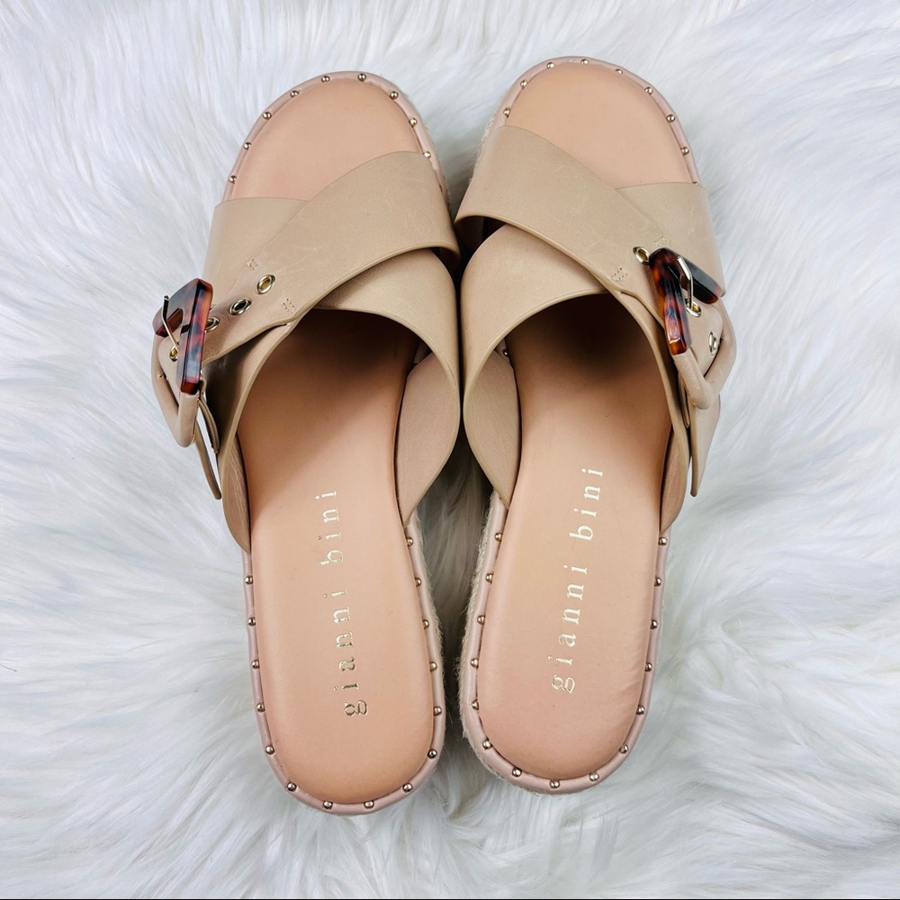 Giani Bernini Balii Crisscrossed Buckle Sandal